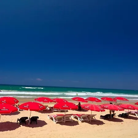 Isramax Apartment Near The Beach. Bat Yam Exterior photo