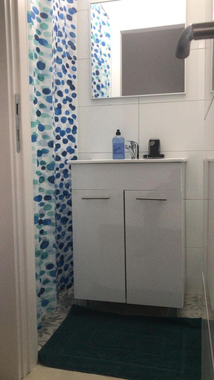 Апартаменты Isramax Near The Beach. Бат-Ям