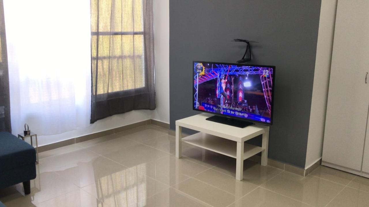 Apartment Isramax Near The Beach. *